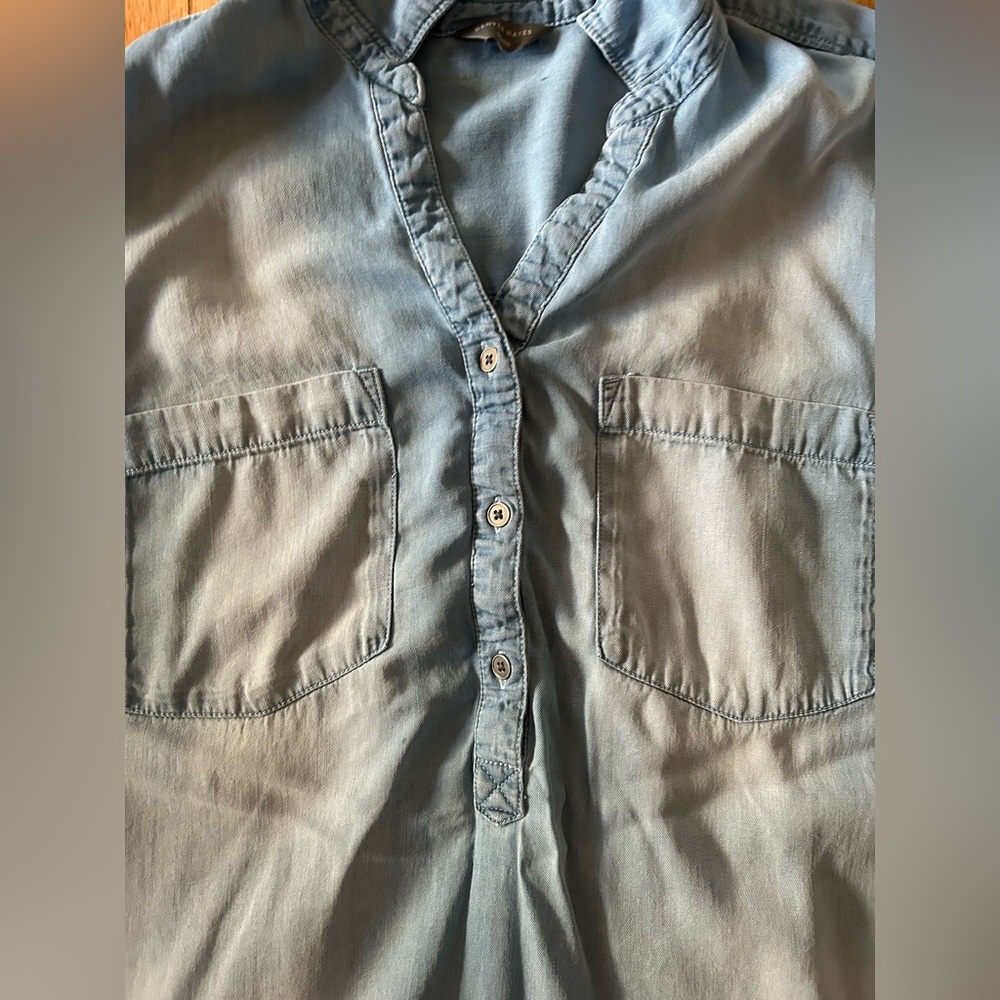 Denver Hayes Women's Light Blue Button Down Shirt - Picture 3 of 10